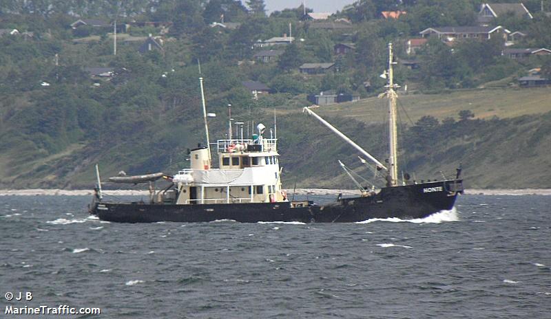 honte (Buoy/Lighthouse Vessel) - IMO 8865614, MMSI 375052000, Call Sign J8HP2 under the flag of St Vincent & Grenadines