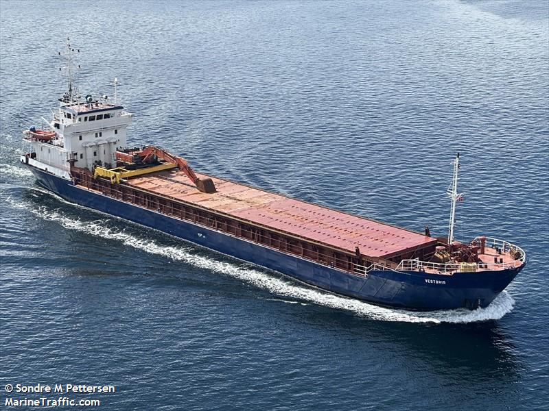 vestbris (General Cargo Ship) - IMO 8410316, MMSI 375103000, Call Sign J8B4776 under the flag of St Vincent & Grenadines