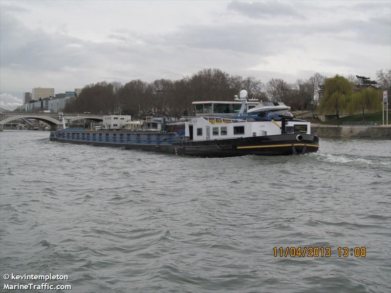 diamond (Cargo ship) - IMO , MMSI 226005320, Call Sign FM4050 under the flag of France
