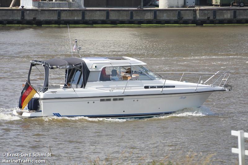 fiedje (Pleasure craft) - IMO , MMSI 211608220, Call Sign DH3433 under the flag of Germany