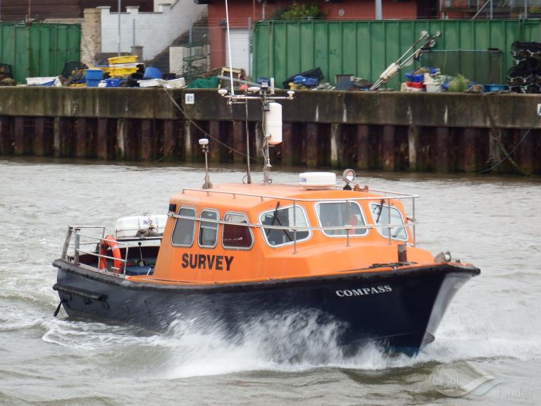 compass (Port tender) - IMO , MMSI 235079574, Call Sign MMNN 8 under the flag of United Kingdom (UK)