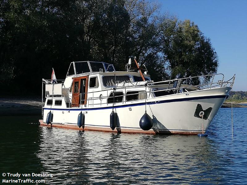 lotus (Pleasure craft) - IMO , MMSI 244317137, Call Sign ? under the flag of Netherlands