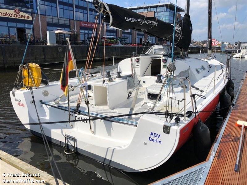 black pearl (Sailing vessel) - IMO , MMSI 211797950, Call Sign DHAJ2 under the flag of Germany