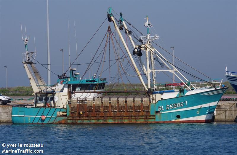 fv dieu a bienfait (Fishing vessel) - IMO , MMSI 227124600, Call Sign FS9487 under the flag of France