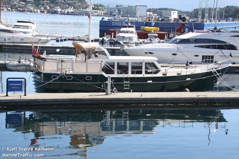 wave of maldon (Pleasure craft) - IMO , MMSI 235017977, Call Sign MEVJ4 under the flag of United Kingdom (UK)