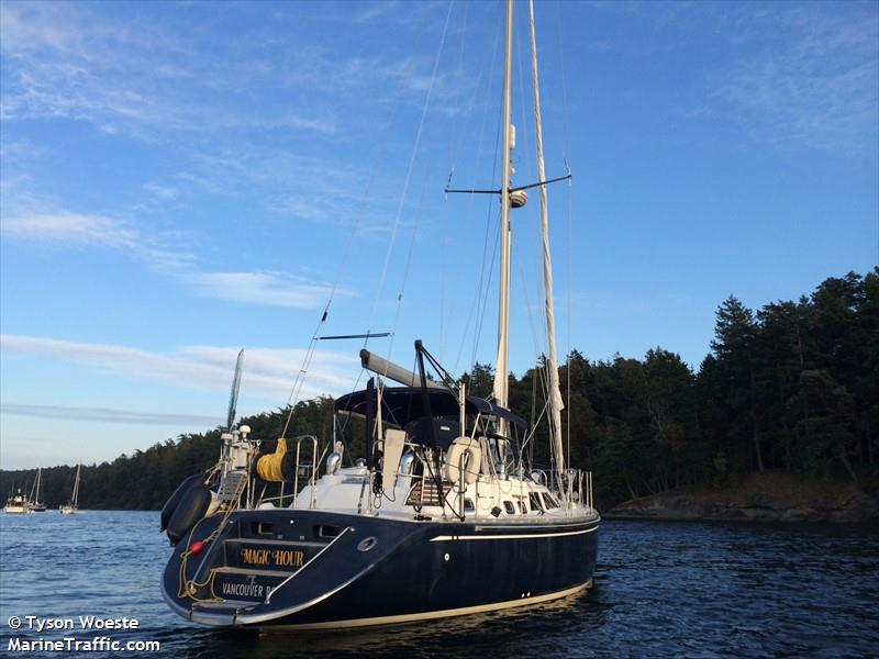 magic hour (Pleasure craft) - IMO , MMSI 316027206 under the flag of Canada