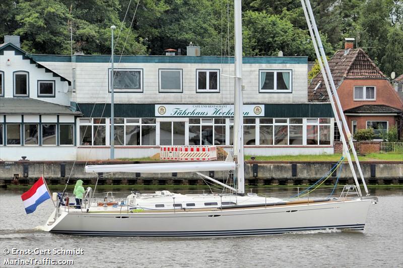 elixer (Pleasure craft) - IMO , MMSI 244383047, Call Sign PG3632 under the flag of Netherlands