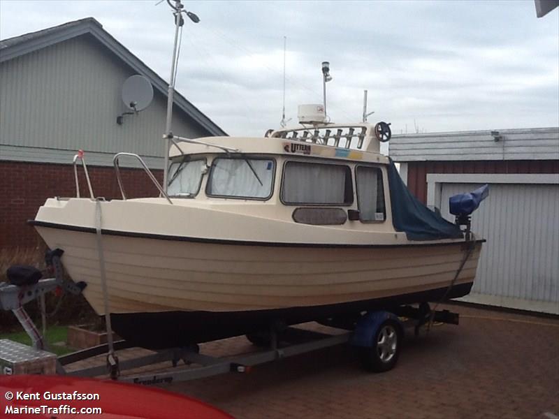 flisan (Pleasure craft) - IMO , MMSI 265537770, Call Sign SC3823 under the flag of Sweden