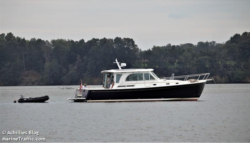 idella g. (Pleasure craft) - IMO , MMSI 338341725 under the flag of USA