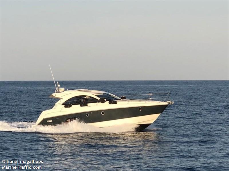 longed iv (Pleasure craft) - IMO , MMSI 227084690 under the flag of France