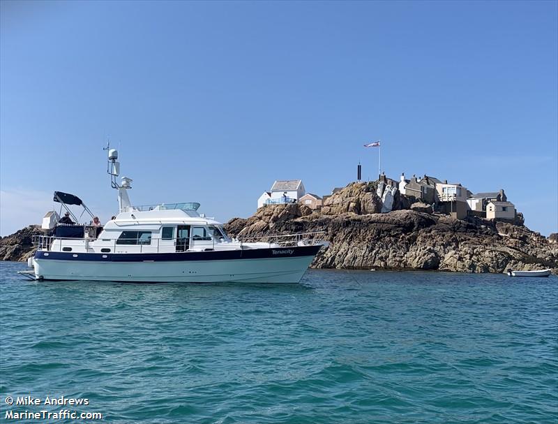 tenacity (Pleasure craft) - IMO , MMSI 235032709, Call Sign MLEV3 under the flag of United Kingdom (UK)
