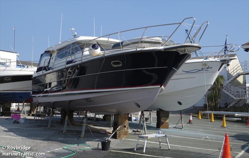 blue dart (Pleasure craft) - IMO , MMSI 235040316, Call Sign MPRC9 under the flag of United Kingdom (UK)