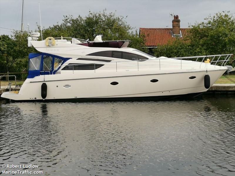 song and dance (Pleasure craft) - IMO , MMSI 235063586, Call Sign 2AWV6 under the flag of United Kingdom (UK)