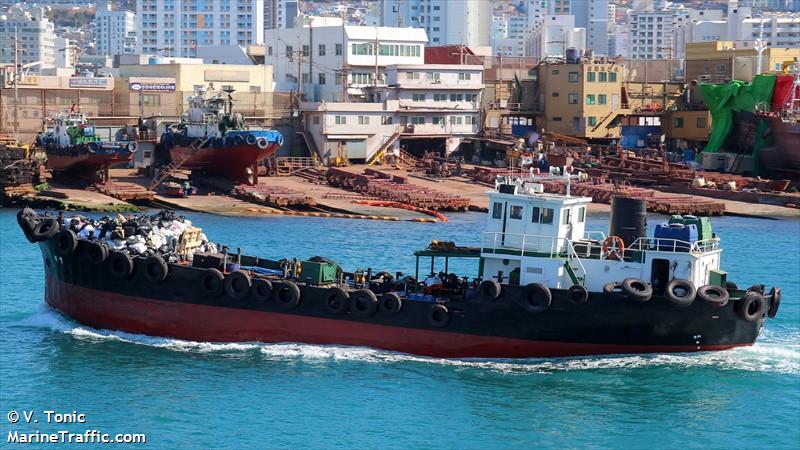 buyoung (Unknown) - IMO , MMSI 440205890, Call Sign 305 under the flag of Korea