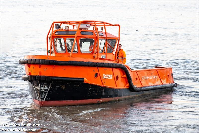 boxer (Dredging or UW ops) - IMO , MMSI 211374560, Call Sign DF7784 under the flag of Germany