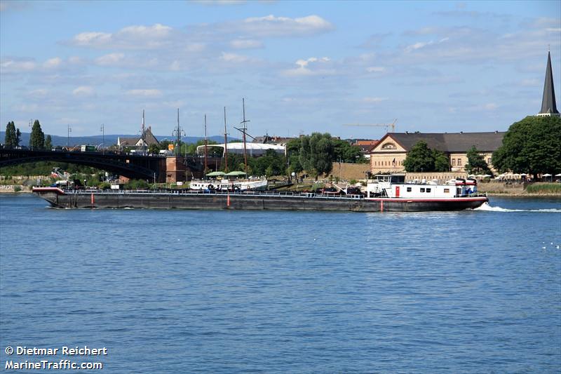 koepenick (Tanker) - IMO , MMSI 211517120, Call Sign DG9773 under the flag of Germany