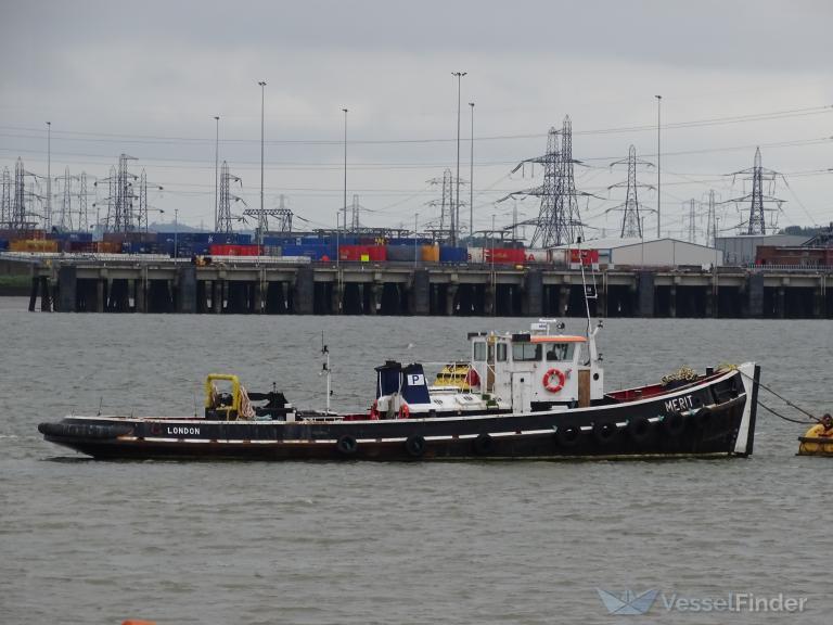 merit (Tug) - IMO , MMSI 235053642, Call Sign MHXH under the flag of United Kingdom (UK)