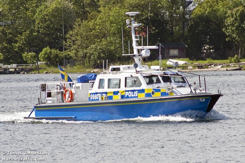 polis 159 3720 (Law enforcment) - IMO , MMSI 265757140, Call Sign 7SA2710 under the flag of Sweden