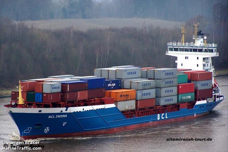 louise borchard (Container Ship) - IMO 9336294, MMSI 305765000, Call Sign V2BR2 under the flag of Antigua & Barbuda