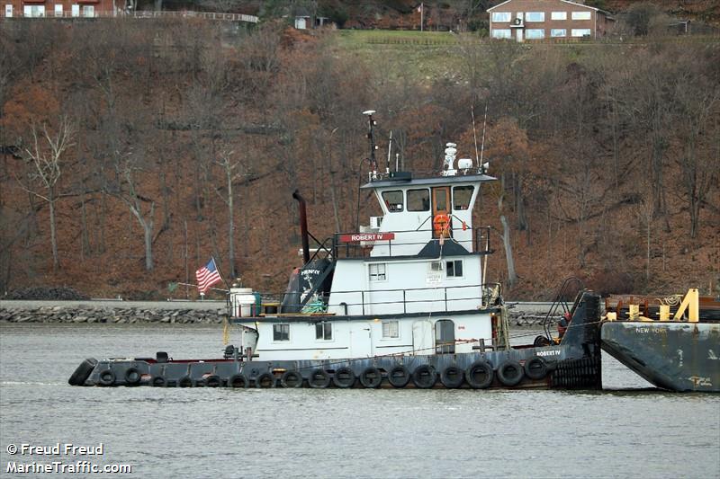 robert iv (Tug) - IMO , MMSI 367015880, Call Sign WDC3892 under the flag of United States (USA)