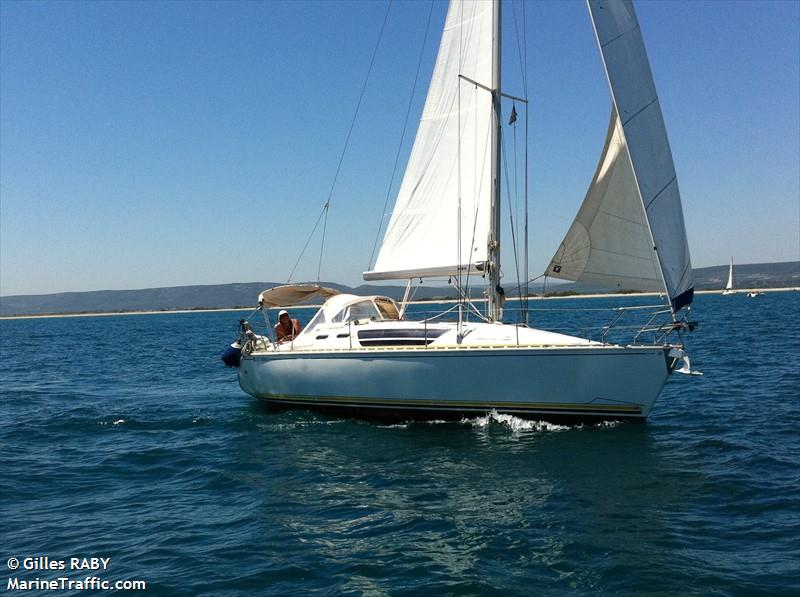blue moon (Sailing vessel) - IMO , MMSI 227089410 under the flag of France