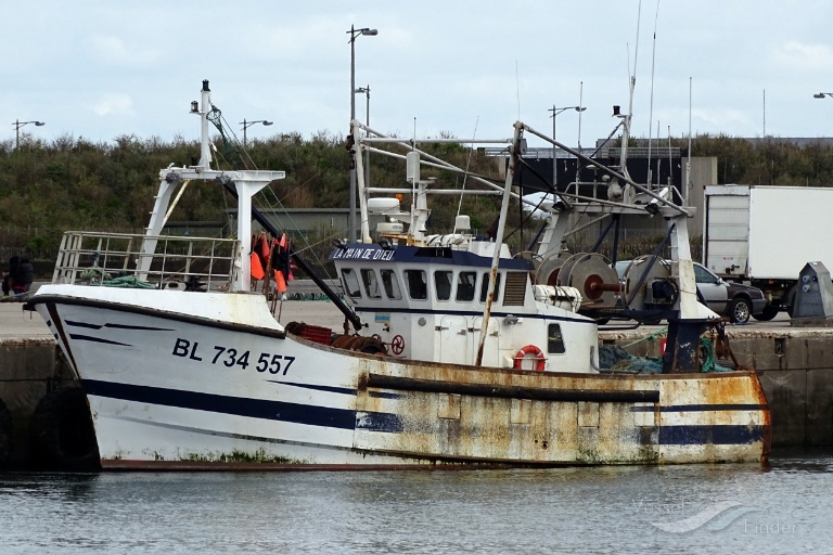 fv la main de dieu (Fishing vessel) - IMO 8541969, MMSI 227314040, Call Sign FI 6048 under the flag of France