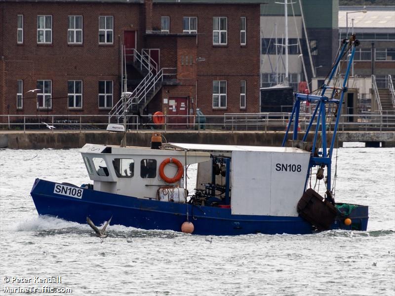 commodore (Fishing vessel) - IMO , MMSI 232006032, Call Sign MANK7 under the flag of United Kingdom (UK)
