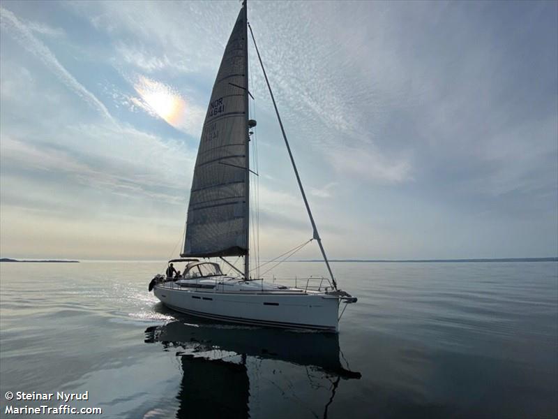 happier (Sailing vessel) - IMO , MMSI 258100040, Call Sign LI4086 under the flag of Norway