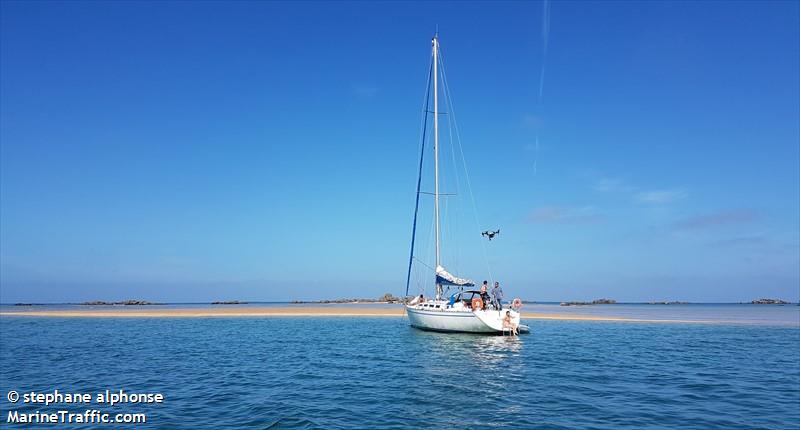 etachon (Sailing vessel) - IMO , MMSI 227521010, Call Sign FW5685 under the flag of France