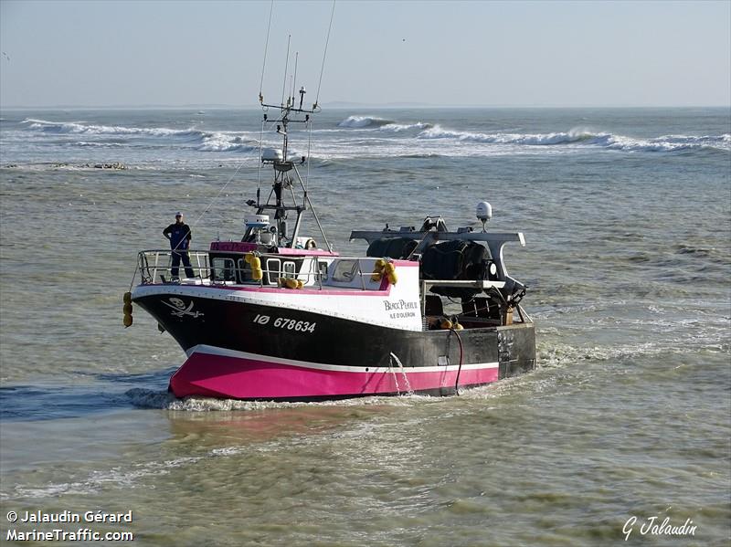 fv black pearl ii (Fishing vessel) - IMO , MMSI 227643640 under the flag of France