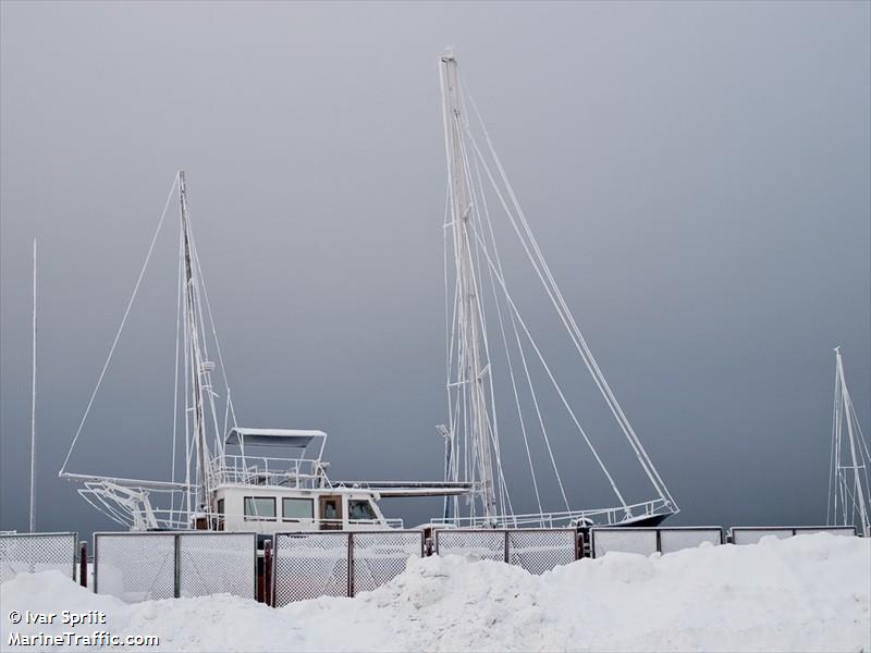 lulu (Sailing vessel) - IMO , MMSI 276674000, Call Sign ES2676 under the flag of Estonia