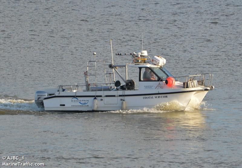 coastal surveyor (Dredging or UW ops) - IMO , MMSI 235079951, Call Sign 2DLF9 under the flag of United Kingdom (UK)