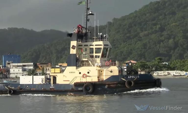 apollo (Tug) - IMO 9255323, MMSI 375293000, Call Sign J8B6163 under the flag of St Vincent & Grenadines