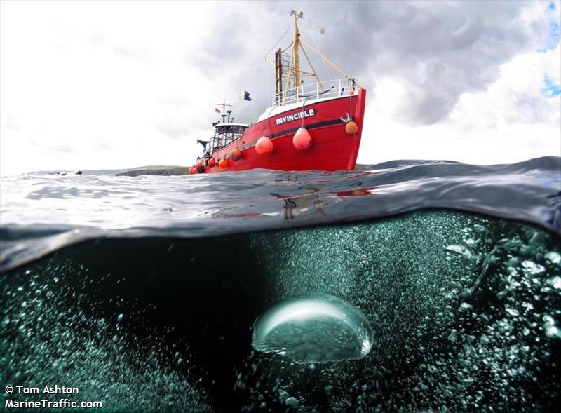 invincible (Diving ops) - IMO , MMSI 235001641, Call Sign 2TJB under the flag of United Kingdom (UK)