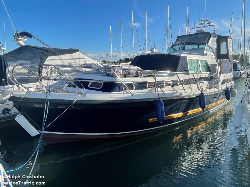 saturns moon (Pleasure craft) - IMO , MMSI 235087651, Call Sign 2ERW6 under the flag of United Kingdom (UK)