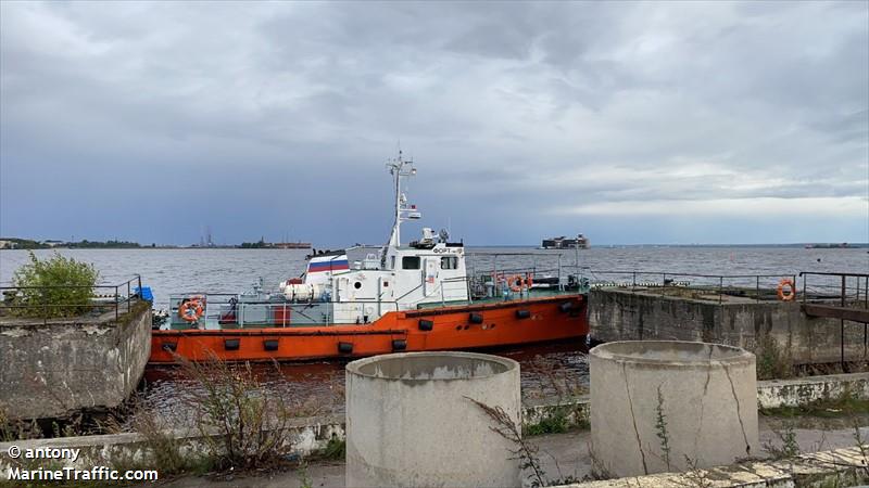 fort (-) - IMO , MMSI 273310140 under the flag of Russia