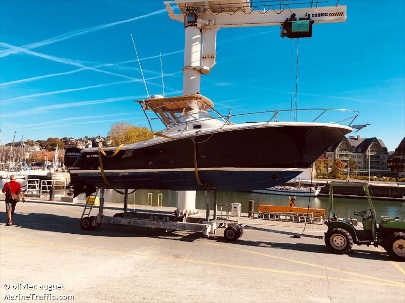 go on (Pleasure craft) - IMO , MMSI 227827580, Call Sign FAE9373 under the flag of France