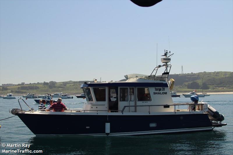 shalom (Pleasure craft) - IMO , MMSI 235068461, Call Sign 2BQN9 under the flag of United Kingdom (UK)
