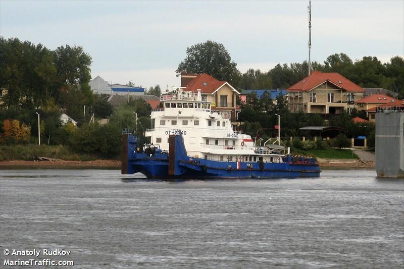 ot-2040 (Tug) - IMO , MMSI 273330530 under the flag of Russia