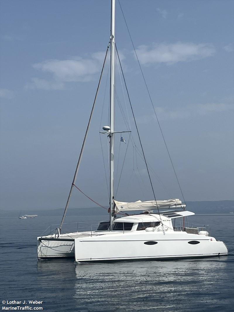 white whale (Pleasure craft) - IMO , MMSI 211259410, Call Sign DJ5666 under the flag of Germany