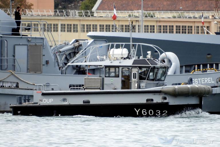 loup (Towing vessel) - IMO , MMSI 228855100 under the flag of France