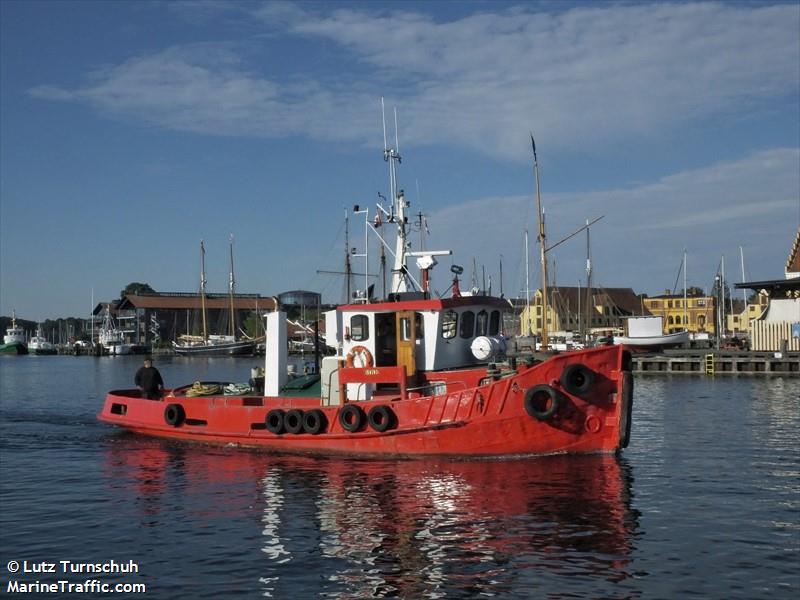 birk (Tug) - IMO , MMSI 219016144, Call Sign OXRT under the flag of Denmark