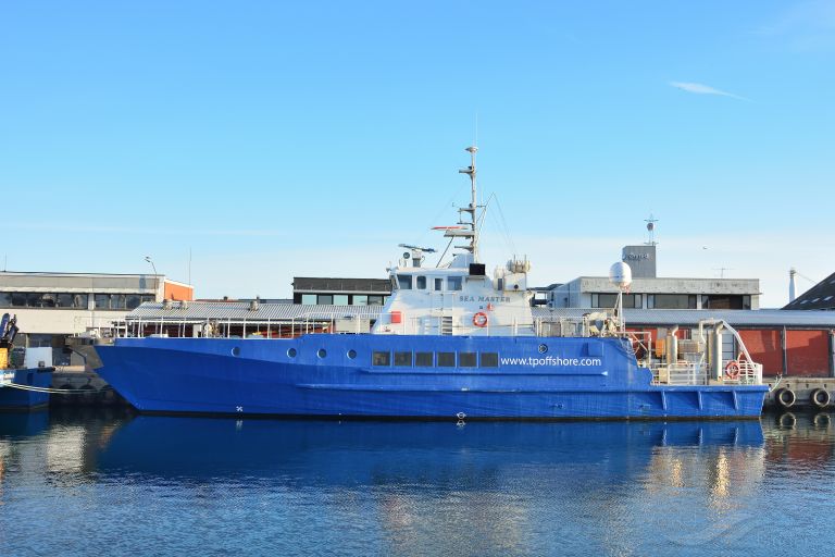 sea master (Offshore Tug/Supply Ship) - IMO 4603408, MMSI 219018865, Call Sign OWOT2 under the flag of Denmark