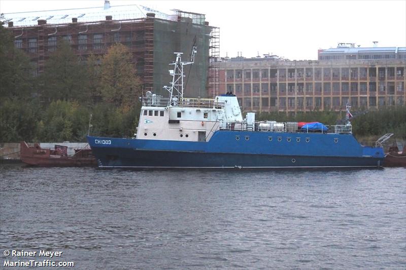 ch-1303 (Local type) - IMO , MMSI 273352680, Call Sign UGDW under the flag of Russia