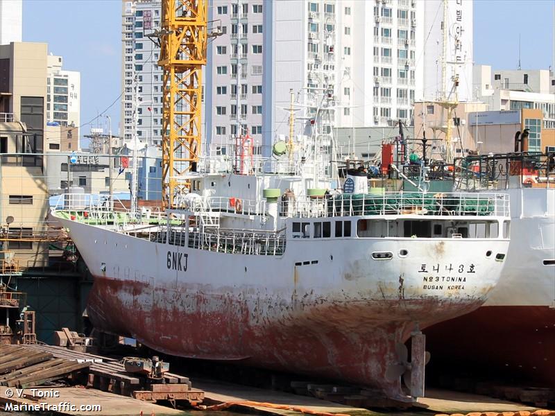tonina 3 (Fishing Vessel) - IMO 8821565, MMSI 440648000, Call Sign 6 N K J under the flag of Korea