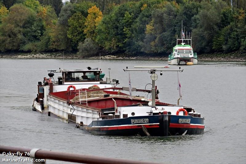 punisher (Cargo ship) - IMO , MMSI 226005760, Call Sign FM5081 under the flag of France