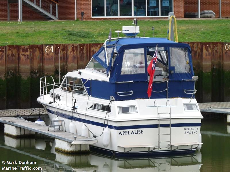 applause (Pleasure craft) - IMO , MMSI 232020604, Call Sign MESQ8 under the flag of United Kingdom (UK)