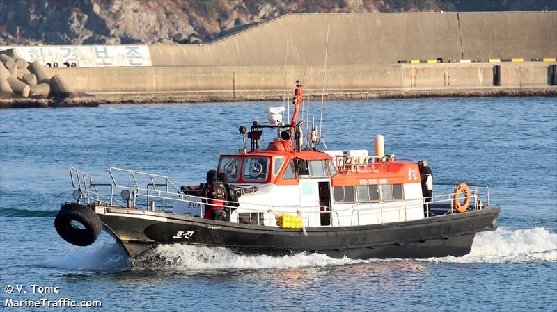 hojin (Fishing vessel) - IMO , MMSI 440115850, Call Sign 303 under the flag of Korea