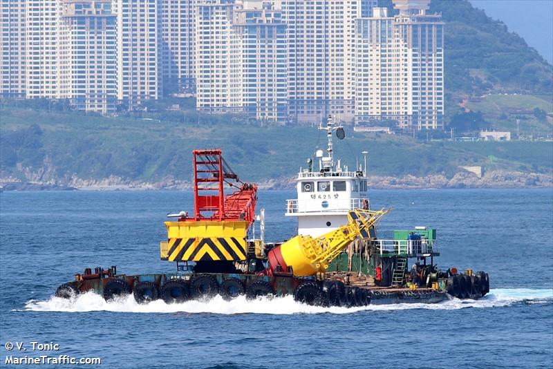 625 deok yang ho (Tug) - IMO , MMSI 440124150, Call Sign 080444 under the flag of Korea