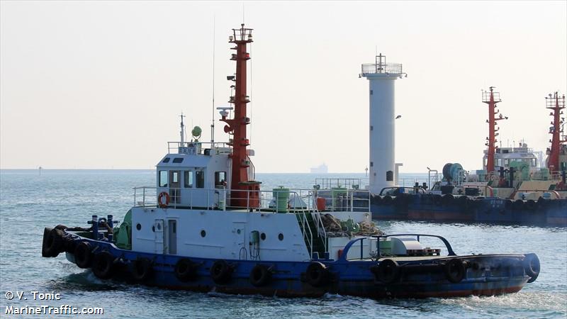 chokwang no.9 (Tug) - IMO , MMSI 441117260, Call Sign 313CK under the flag of Korea